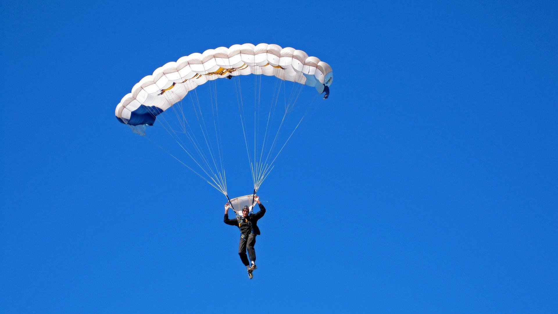 【智能录像分析】裁判用视频识别判罚,靠谱还是存争议?,视频裁判有几个