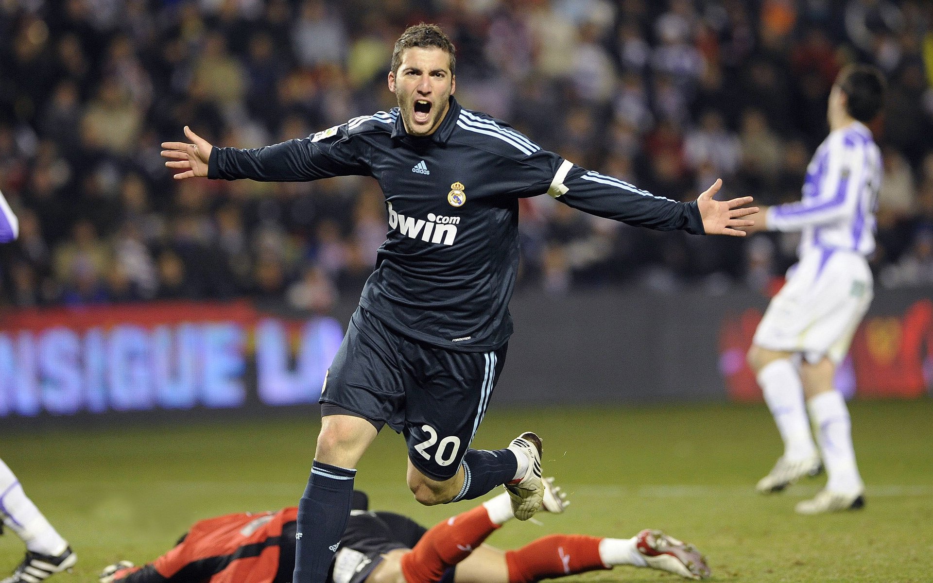 法甲边路宽度战术：让对手难以防守